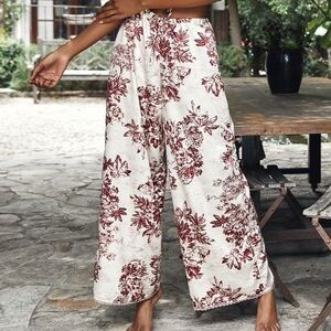NWT Dipping Daisies Satin/silky style Palazzo Pants